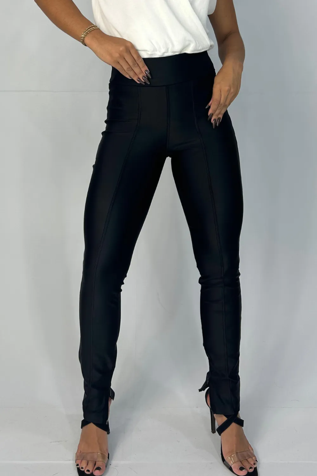 Calça Feminina Skinny Ziper Invisivel na Barra Malha Prada Paloma